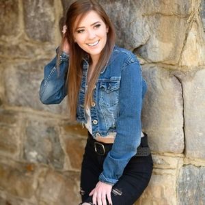 Meet your Posher, Kayla